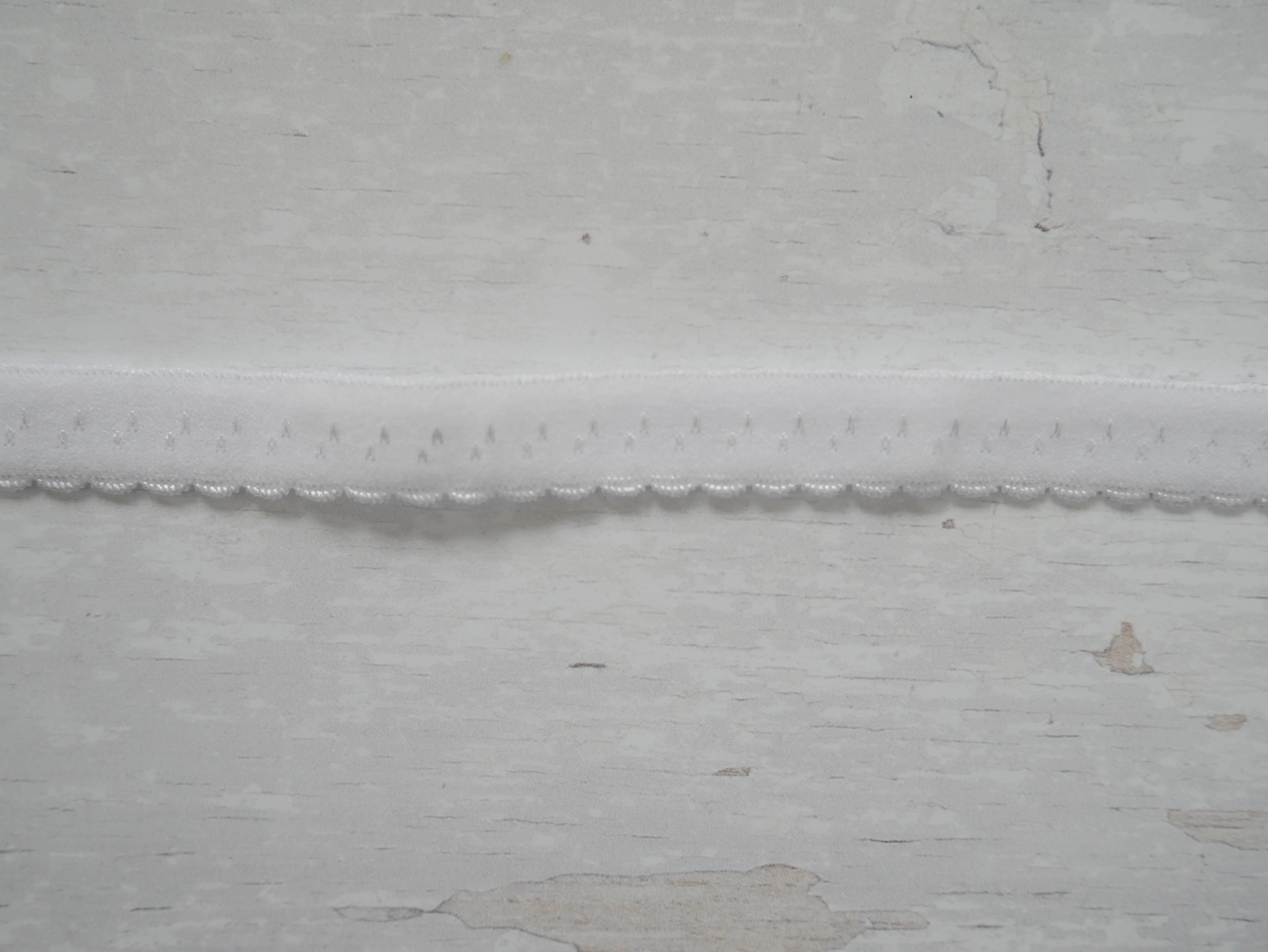 12mm Scalloped Fold Over Elastic - White